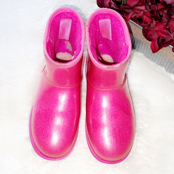 UGG Classic Clear Mini Boot in Hot Pink - Picture 4 of 8